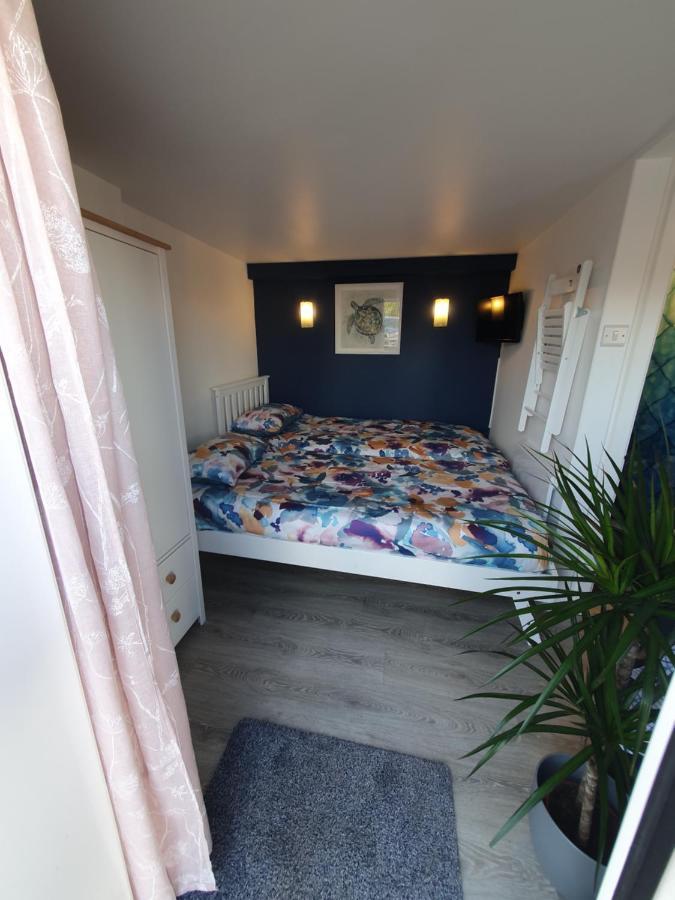 Lovely Private Studio Room With Own Kitchen And Bathroom. Set In The Popular Area Of Shiphay In Torquay And Only A Short Walk From Torbay Hospital Exteriör bild