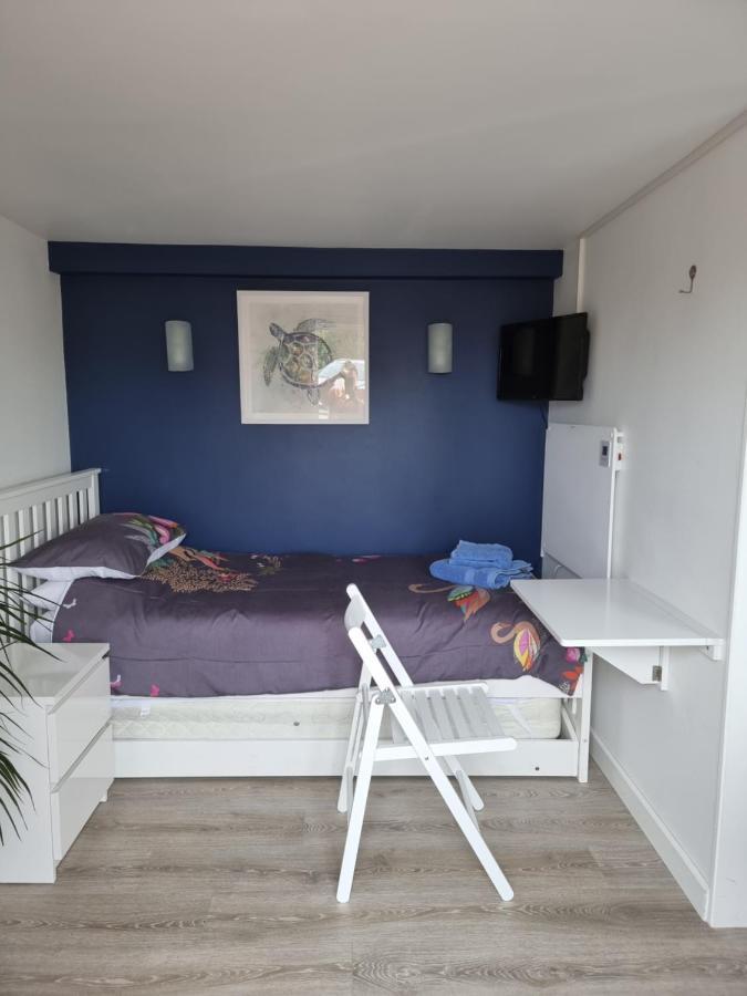 Lovely Private Studio Room With Own Kitchen And Bathroom. Set In The Popular Area Of Shiphay In Torquay And Only A Short Walk From Torbay Hospital Exteriör bild