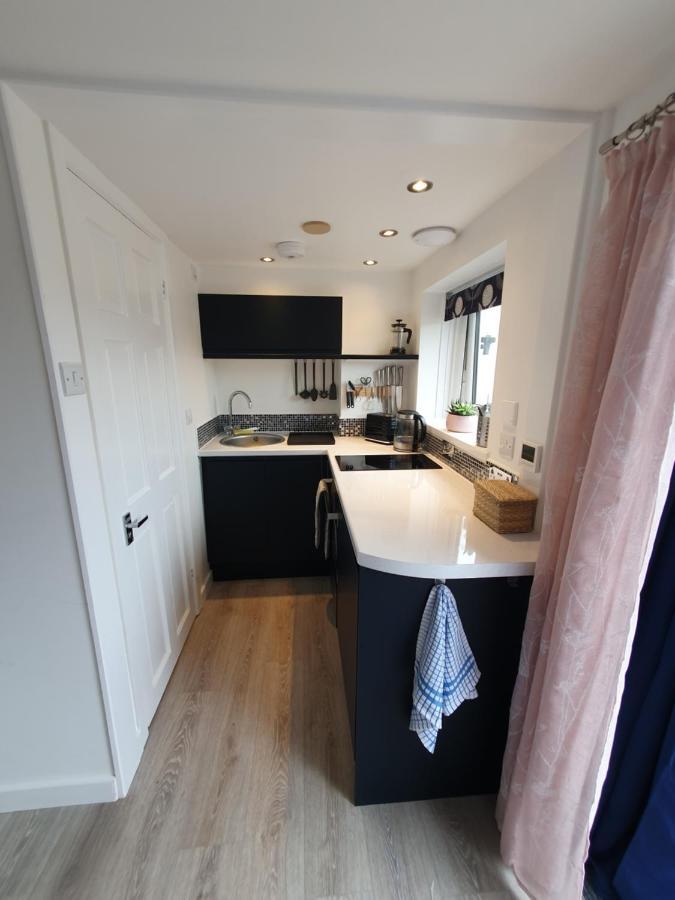 Lovely Private Studio Room With Own Kitchen And Bathroom. Set In The Popular Area Of Shiphay In Torquay And Only A Short Walk From Torbay Hospital Exteriör bild