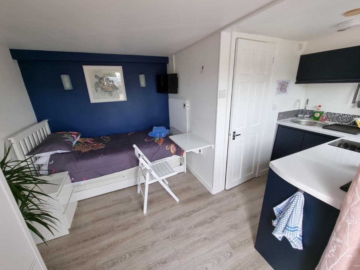 Lovely Private Studio Room With Own Kitchen And Bathroom. Set In The Popular Area Of Shiphay In Torquay And Only A Short Walk From Torbay Hospital Exteriör bild