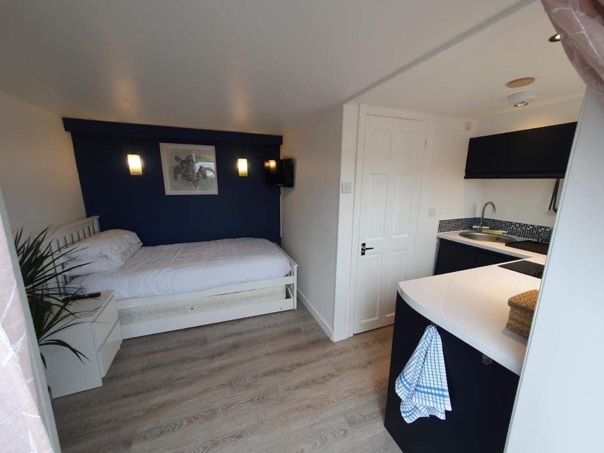 Lovely Private Studio Room With Own Kitchen And Bathroom. Set In The Popular Area Of Shiphay In Torquay And Only A Short Walk From Torbay Hospital Exteriör bild